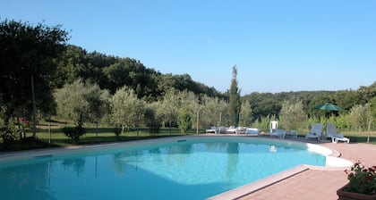 Apartment in Guasticce With Shared Pool