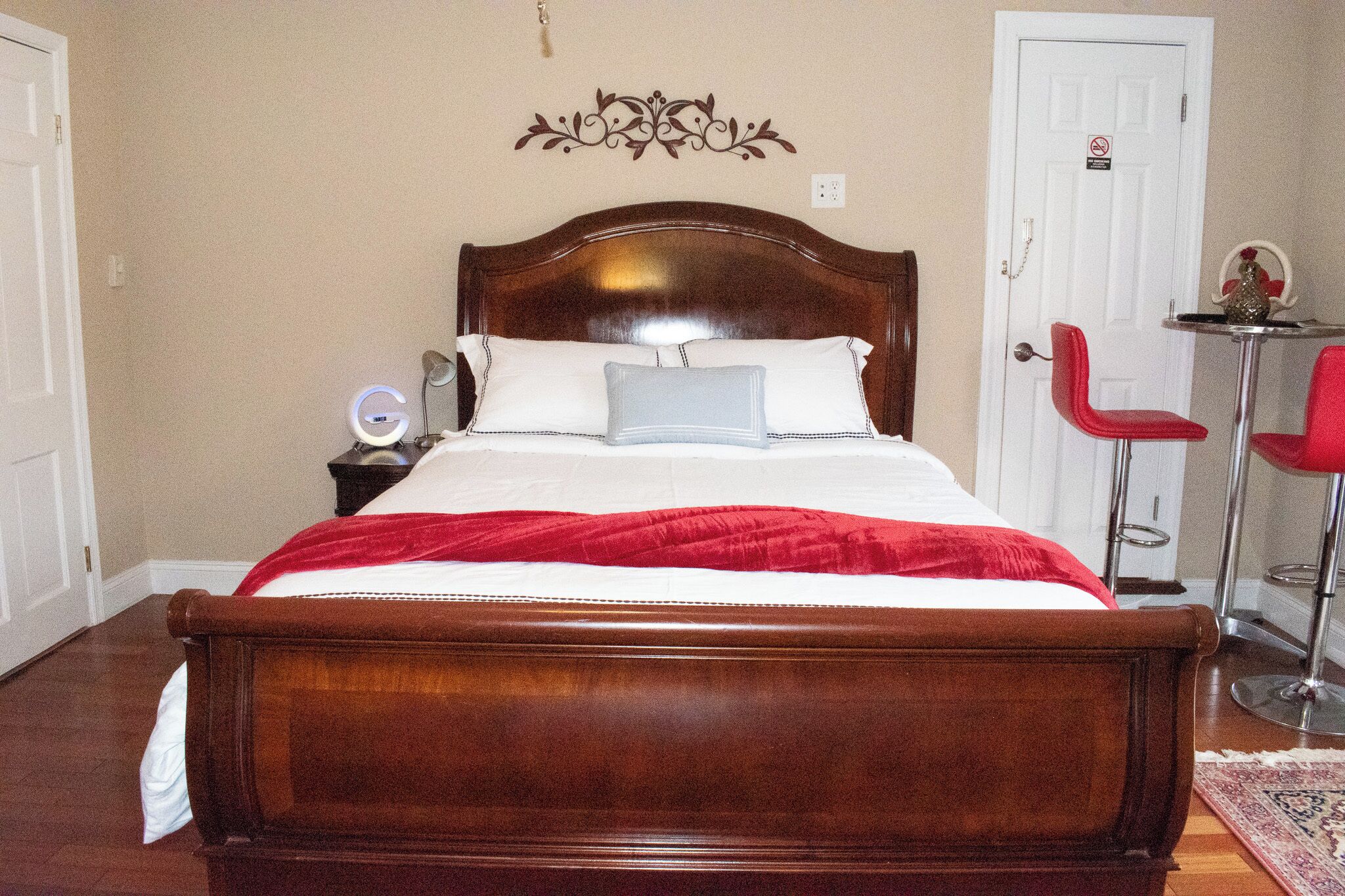1 habitación, tabla de planchar con plancha, wifi y ropa de cama 