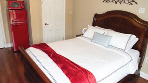 1 bedroom, iron/ironing board, WiFi, bed sheets - National Harbor Suite 2 (Fort Washington)