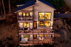 Exterior - LuxCabin with Stunning Views 🍂 Indoor Heated Pool (Sevierville)
