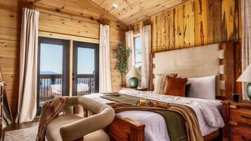 5 habitaciones, tabla de planchar con plancha y cuna de viaje