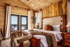 5 bedrooms, iron/ironing board, travel crib, free WiFi - LuxCabin with Stunning Views 🍂 Indoor Heated Pool (Sevierville)