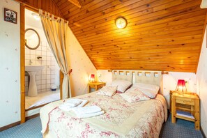 1 bedroom, free WiFi, bed sheets - Bed and Breakfast 'Ar Brug' with Shared Terrace, Shared Garden and Wi-Fi (Beuzec cap sizun)