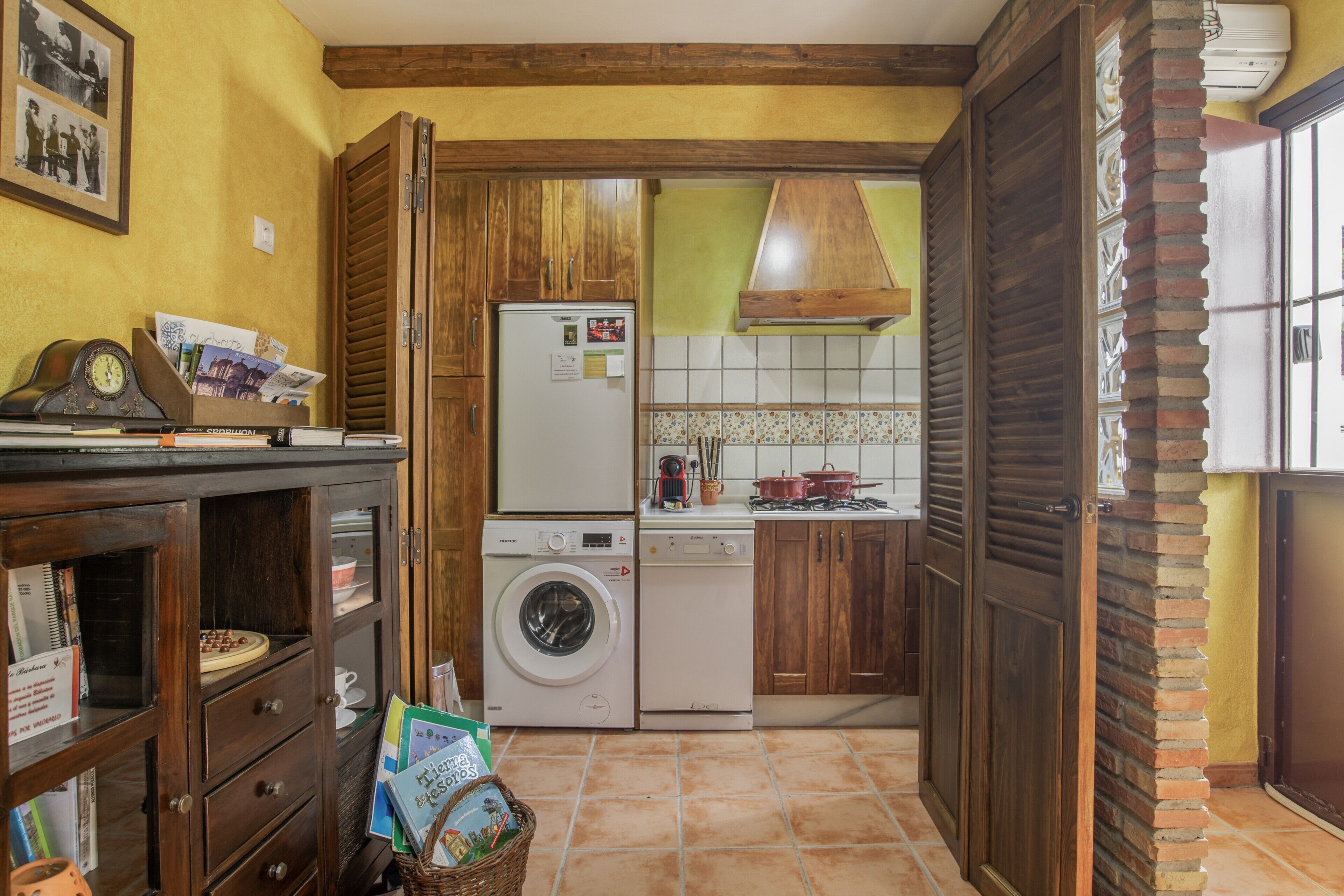 Refrigerador, microondas, parrilla de estufa y lavavajillas 