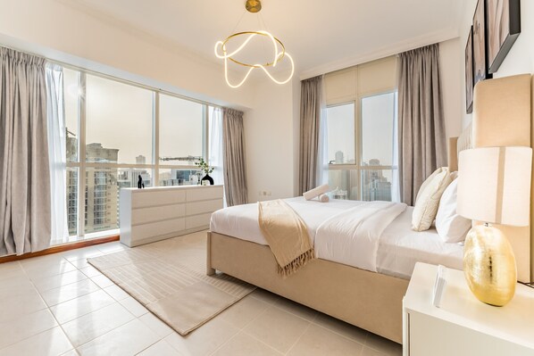 3 bedrooms, in-room safe, iron/ironing board, free WiFi - Stunning 2BR with Assistant Room in MAG 214 by Deluxe Holiday Homes (Dubai)