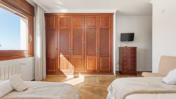 5 habitaciones, tabla de planchar con plancha y wifi gratis