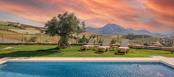 Holiday Home 'Antequera' with Mountain View, Wi-Fi and Air Conditioning