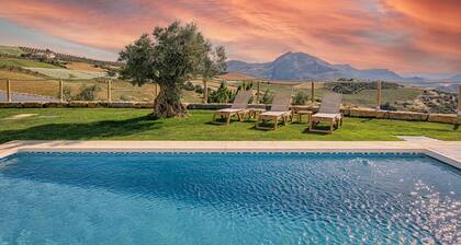 Holiday Home 'Antequera' with Mountain View, Wi-Fi and Air Conditioning