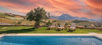 Holiday Home 'Antequera' with Mountain View, Wi-Fi and Air Conditioning