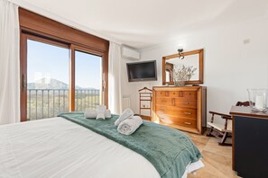 5 quartos, ferros/tábuas de passar roupa, Wi-Fi de cortesia