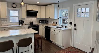 totally remodeled house with fitness room, close to Boston and Worcester