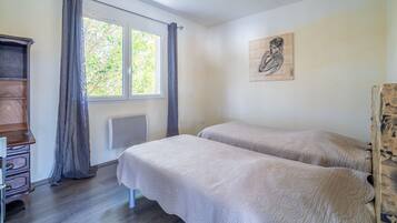 3 chambres, fer et planche Ă repasser, Wi-Fi gratuit, draps fournis