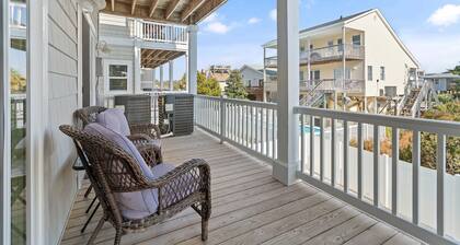 "Summer Salt" 5 Bedroom 5.5 Bath with a Pool!