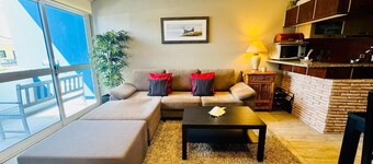 Apartment 'Casa Azul' with Private Terrace, Private Garden and Wi-Fi