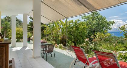 Holiday Home 'Palati' with Sea View, Wi-Fi and Air Conditioning