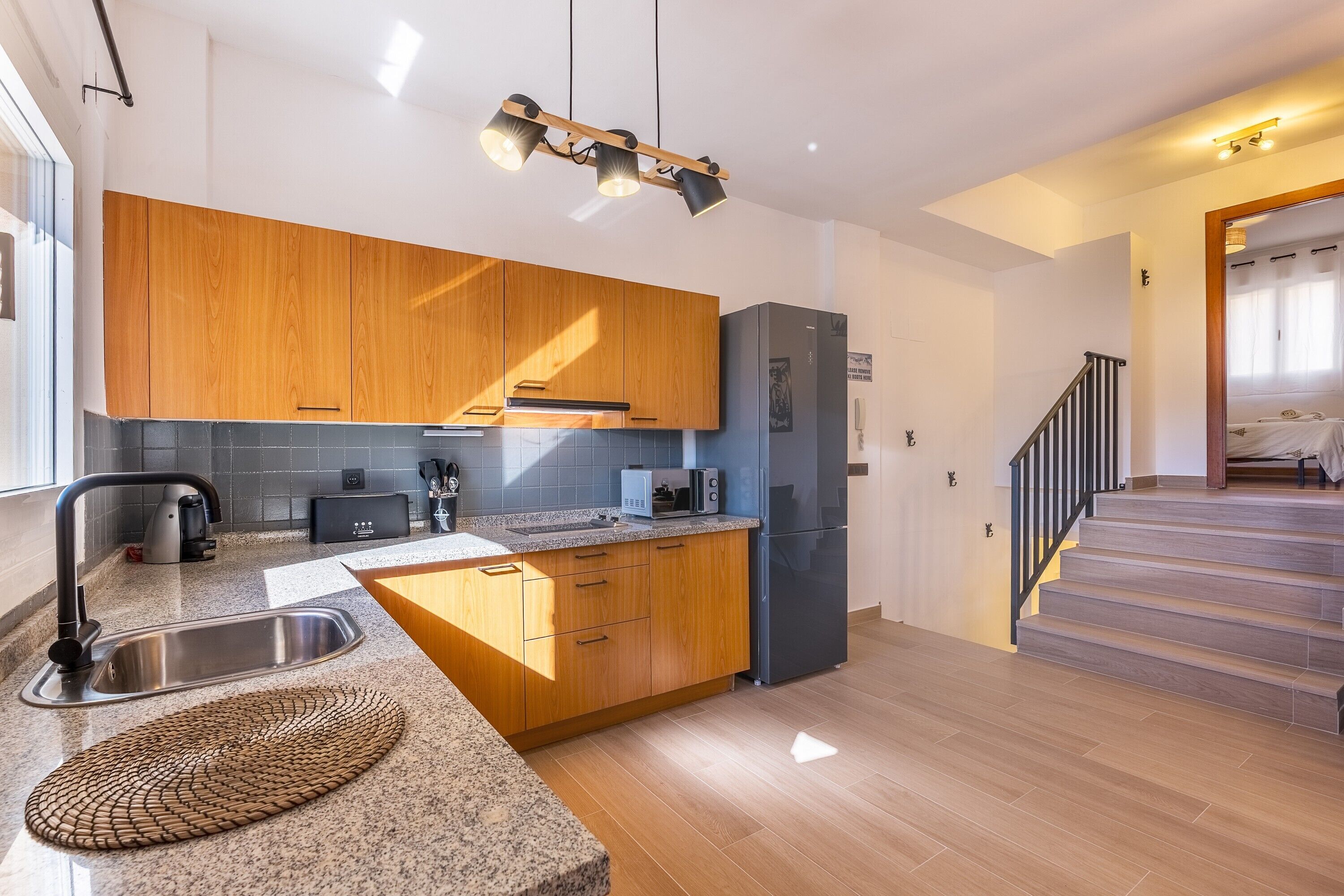 Refrigerador, microondas, parrilla de estufa y lavavajillas 