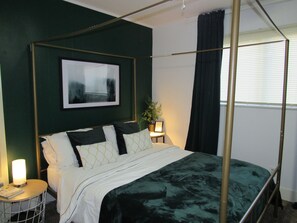 2 bedrooms, desk, iron/ironing board, free WiFi