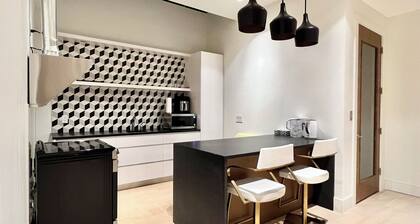 Modern Private Basement Suite in Vancouver with Free Parking