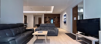 Modern Private Suite in Vancouver with Free Parking