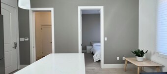 Brand New Modern Laneway House with Free Parking