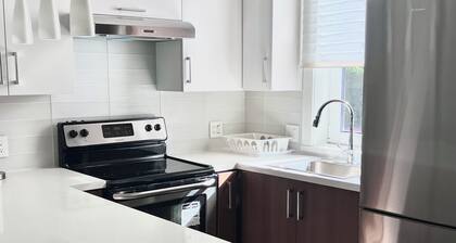 Brand New Modern Laneway House with Free Parking