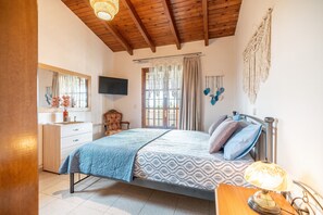 1 chambre, fer et planche à repasser, Wi-Fi gratuit, draps fournis