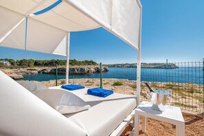 Property grounds - Apartment 'Sea View Room 106' with Shared Pool, Wi-Fi and Air Conditioning (Portocolom)