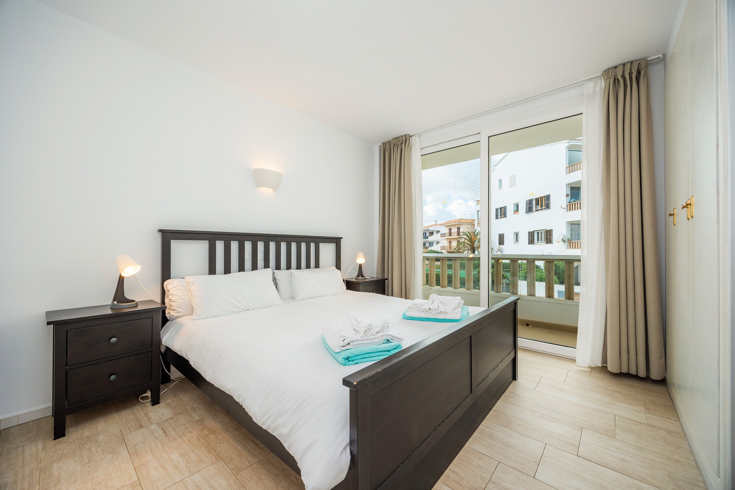 1 dormitorio, tabla de planchar con plancha, wifi gratis y ropa de cama