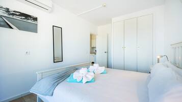 1 dormitorio, tabla de planchar con plancha, wifi gratis y ropa de cama