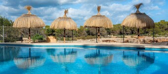 Apartment 'Sea View Room 003' with Shared Pool, Wi-Fi and Air Conditioning