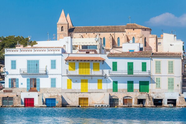 Exterior - Apartment 'Pool View Room 101' with Shared Pool, Wi-Fi and Air Conditioning (Portocolom)