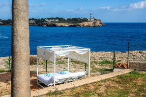 Property grounds - Apartment 'Pool View Room 101' with Shared Pool, Wi-Fi and Air Conditioning (Portocolom)