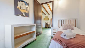 4 dormitorios, tabla de planchar con plancha, wifi gratis y ropa de cama