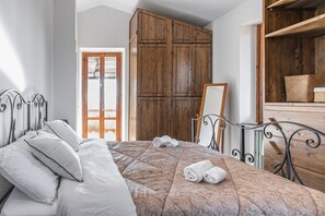 1 bedroom, iron/ironing board, bed sheets