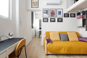 Living area - GuestHost - MM Jerusalem Subway Loft x4 (Milano)