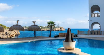 Apartment 'Sea View Room 205' with Shared Pool, Wi-Fi and Air Conditioning