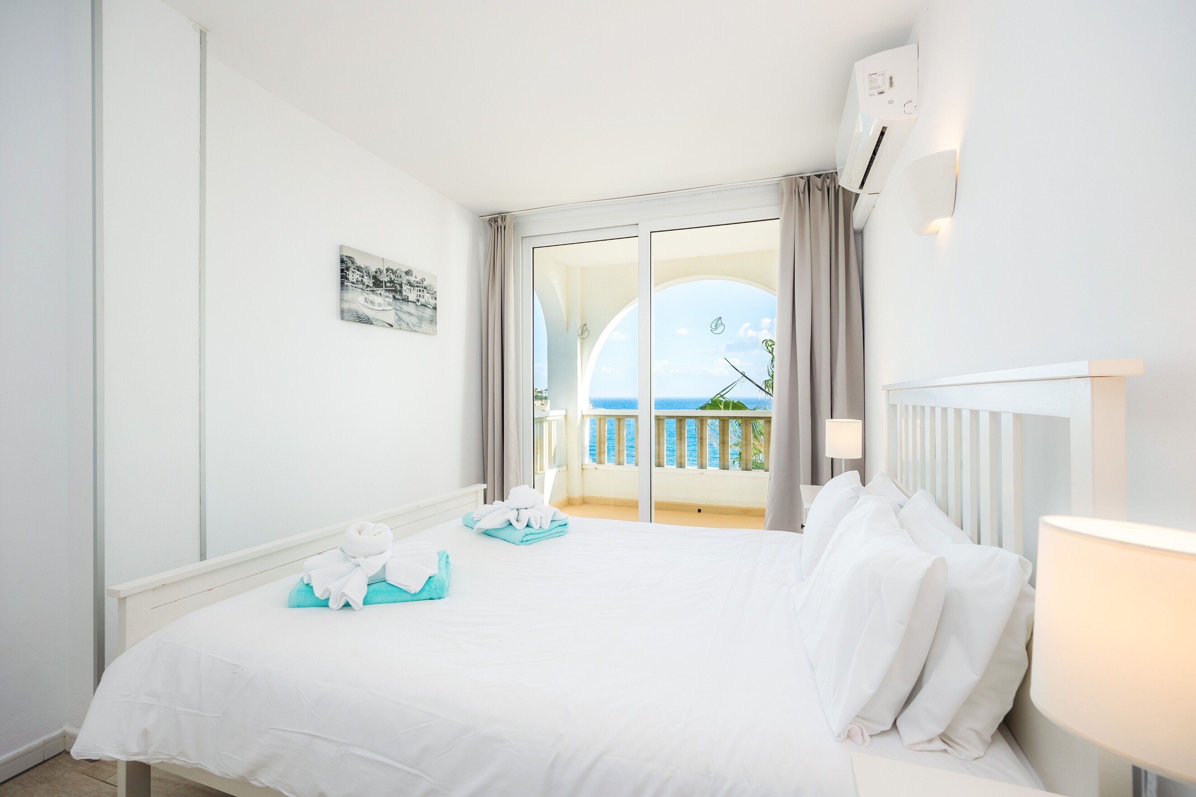 1 habitación, tabla de planchar con plancha, wifi gratis y ropa de cama 