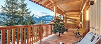 Apartment 'Schlossblick' with Mountain View, Private Terrace and Wi-Fi