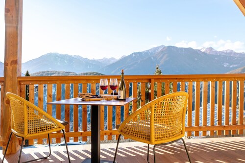 Ferienwohnung 'Schlossblick' mit Bergblick, privater Terrasse und Wi-Fi