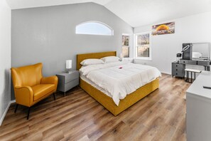 3 chambres, fer et planche à repasser, lit de bébé portatif