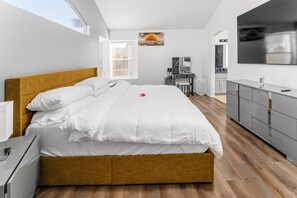 3 bedrooms, iron/ironing board, travel crib, free WiFi