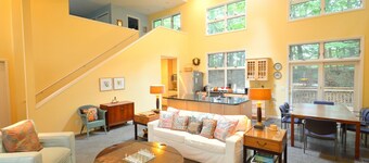 Bailey's Beach Retreat | Easy Access to Lake Michigan