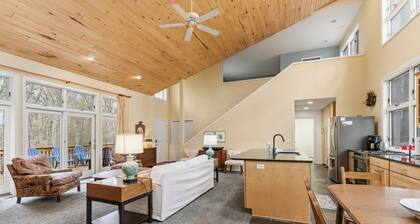 Bailey's Beach Retreat | Easy Access to Lake Michigan