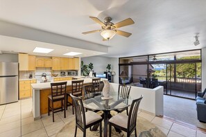 Interior - Ocean Bliss Awaits - Spacious Lanai - Outdoor Grill - Golf Course Views (Lahaina)