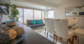 Dining - PentHouse with Ocean and lagoon views (Cancún)