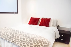 2 bedrooms, iron/ironing board, free WiFi, bed sheets - Ocean front 2 bd villa (Cancún)