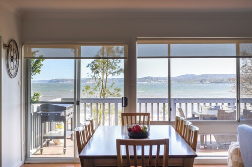 Pete's on the Beach, less than 5 minutes to Batemans Bay CBD