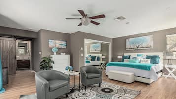 5 bedrooms, desk, iron/ironing board, travel crib