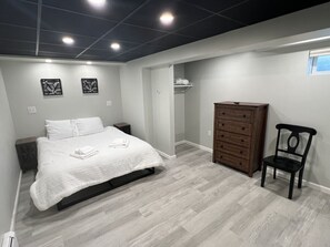 1 chambre, fer et planche à repasser, Wi-Fi gratuit, draps fournis