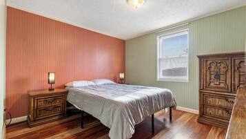 3 dormitoris, planxa i posts de planxar, wifi gratuïta i roba de llit